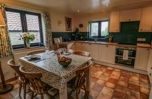 Newton-on-Rawcliffe Cottage | DAIRY HOUSE, pet friendly, with open fire in Newton-Upon-Rawcliffe