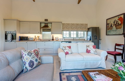 Bladon House | Dairy Lodge | Bladon Holiday Let | 2 Beds & Sleeps 4