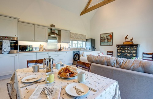 Bladon House | Dairy Lodge | Bladon Holiday Let | 2 Beds & Sleeps 4