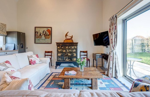 Bladon House | Dairy Lodge | Bladon Holiday Let | 2 Beds & Sleeps 4