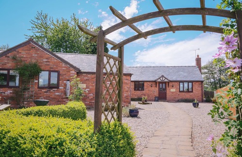 Malpas Cottage | Dairyman's Cottage - 2 bedroomed bungalow in perfect rural setting.