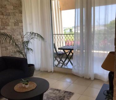 Caesarea Apartment | Daissy house - דירה פרטית בנאות גולף