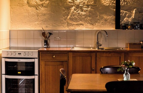 Richmond Hotel | Daisy Bank Cottages