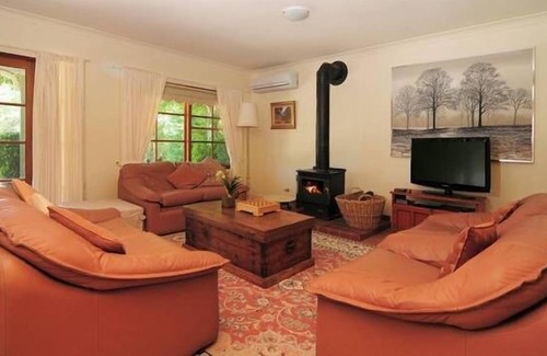 Wildes Meadow Cottage | Daisy Cottage B&B Southern Highlands