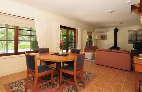 Wildes Meadow Cottage | Daisy Cottage B&B Southern Highlands