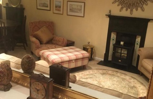 Arundel Apartment | Daisy Cottage