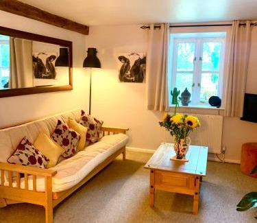 Child Okeford House | Daisy Cottage