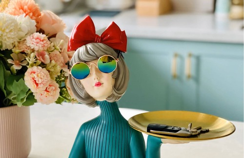 Yarraville House | Daisy House—4BR, Free Parking, Steps to Shops & Train