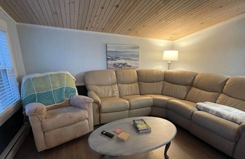Newfoundland House | Daisy House in Heart’s Delight