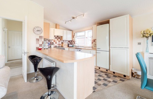 Tiddington Cabin | Daisy Lodge - peaceful, pet friendly luxury lodge in Shakespeare's Stratford