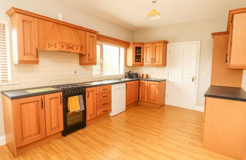 Banna House | DAISY'S COTTAGE, pet friendly in Listowel, County Kerry