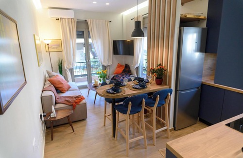 Petralona Apartment | Daisy's Deluxe Athenian 2bedroom by MPS