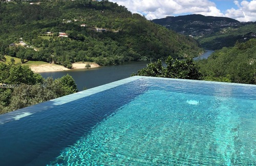 Sande House | Dajas Douro Valley - Casa Escola - Private Swimming Pool