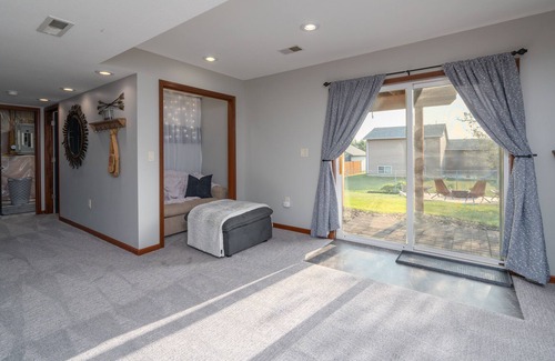 Buffalo Ridge House | Dakota Cozy - Beatiful 9 Person Westside Home