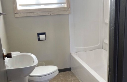 Faulkton House | Dakota Landing Cabins & Motel: 8-Cozy, newly remodeled cabin