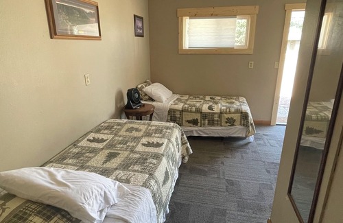 Faulkton House | Dakota Landing Cabins & Motel: Room #2-Cozy, newly remodeled motel room