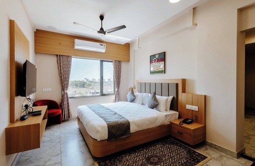Dwarka Hotel | Daksh The Grand Govardhan Dwarka
