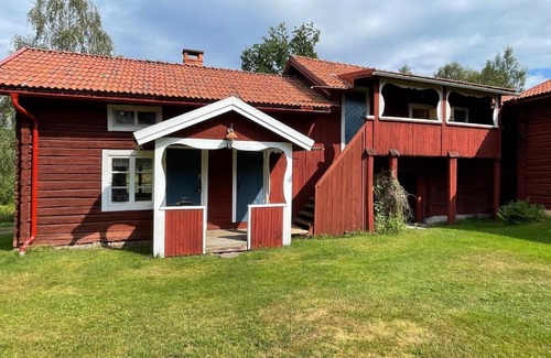 Leksand Municipality House | Dalastuga med tillgång till badplats