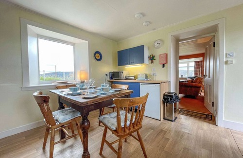 Thurso Cottage | Dalcharn is in a perfect location for exploring, set amongst beautiful views.