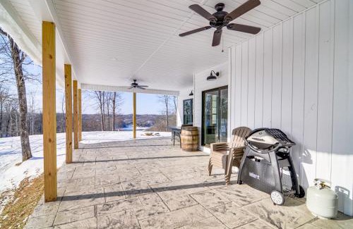 Burkesville House | Dale Hollow Cottage with Covered Porch and Lake Views!