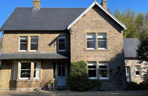 Litton House | Dale House, large farmhouse in Litton with cosy country pub and fabulous walks close by.