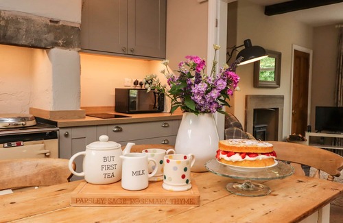 Linton-in-Craven Cottage | DALES COTTAGE, pet friendly, with open fire in Linton
