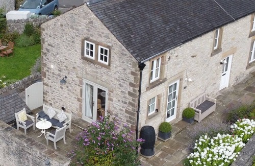 Over Haddon Cottage | Daleside - Spacious cottage with stunning views