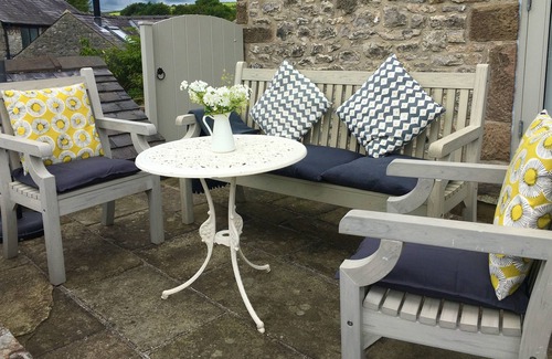 Over Haddon Cottage | Daleside - Spacious cottage with stunning views