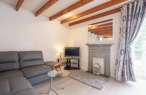 Thornhill Apartment | Dalgarnock Cottage - a cottage that sleeps 2 guests in 1 bedroom