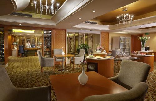 Jinzhou District Hotel | Dalian East Hotel