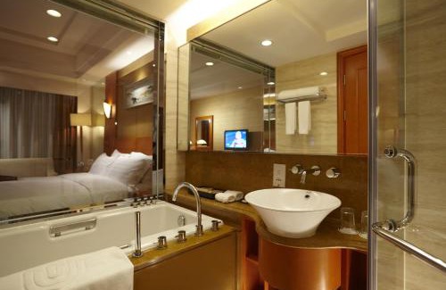 Jinzhou District Hotel | Dalian East Hotel