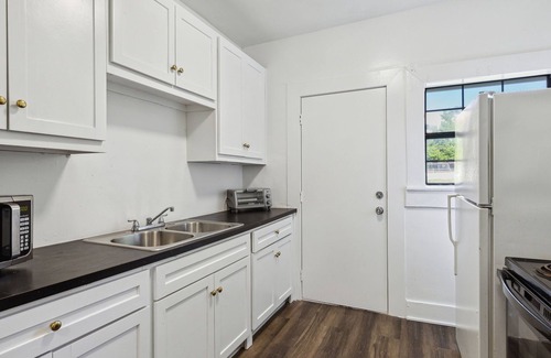 Oak Cliff House | Dallas 1BR Gem - Steps from Bishop Arts Fun