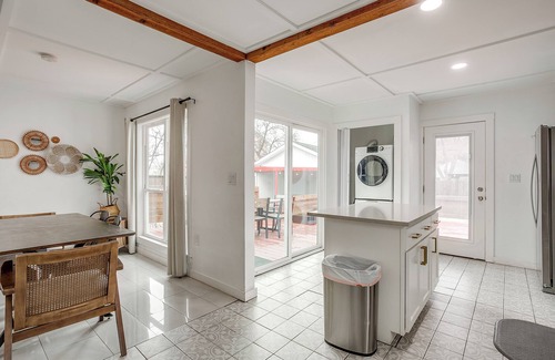 Oak Cliff House | Dallas 3BR | King Beds | Fire Pit | 6mi to DT