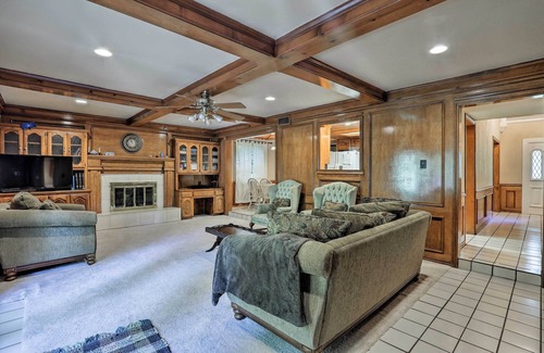 Duncanville Cottage | Dallas Area Home w/ Pool - 18 Mi to AT&T Stadium!