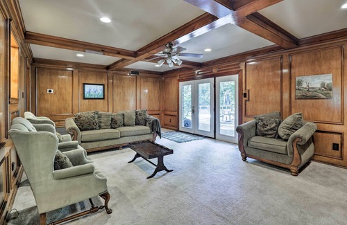 Duncanville Cottage | Dallas Area Home w/ Pool - 18 Mi to AT&T Stadium!