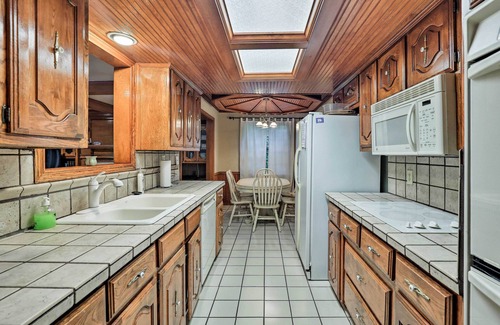 Duncanville Cottage | Dallas Area Home w/ Pool - 18 Mi to AT&T Stadium!