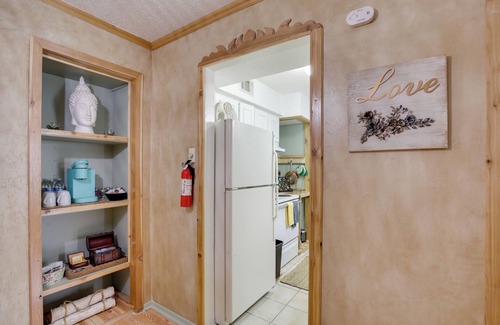Knox - Henderson Apartment | Dallas Condo w/Pool Access - Walk to Knox Street!