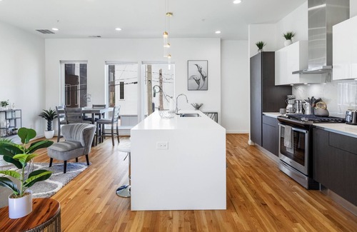 Cedars House | Dallas Downtown Luxury 4 Story Rooftop Townhome