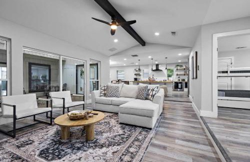 Northwest Dallas House | Dallas Family Fun Haus with Pool and Massive Game Room