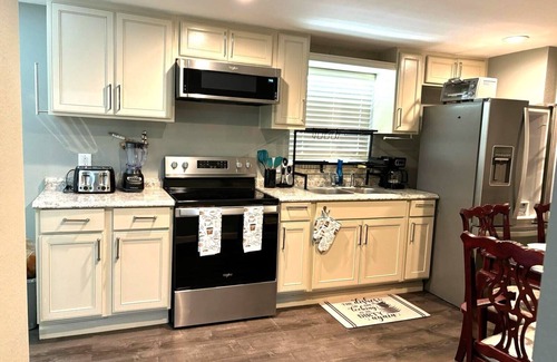 Oak Cliff House | Dallas House: 4br, 3 wc, Private Parking 4 Cars