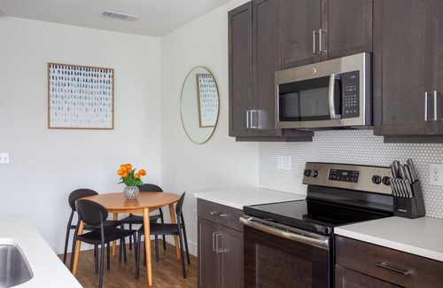 Northeast Dallas Apartment | Dallas Modern 1BD 1BA Apartment