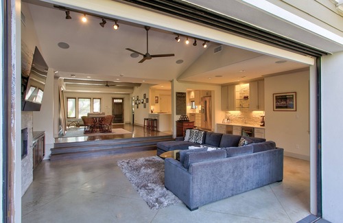 Lakewood House | Dallas - On the Creek by White Rock Lake