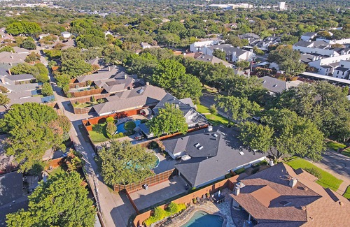 Park Central House | ★Dallas Spacious Luxe House Modern 4BR w/Heated Pool, Spa Sleeps 14+★
