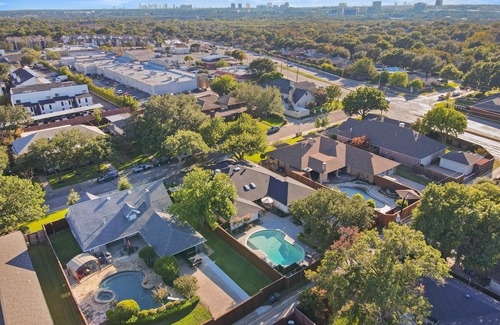 Park Central House | ★Dallas Spacious Luxe House Modern 4BR w/Heated Pool, Spa Sleeps 14+★