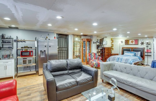 Dallas Apartment | Dallas Studio w/Home Office - 4 Mi to Fair Park!