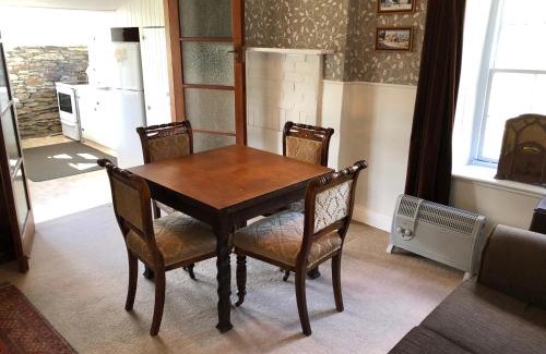 Roxburgh House | Dalton's Deed