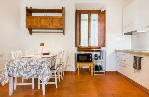 Rovezzano House | DaLu my homey apartment private car park 15 min city center