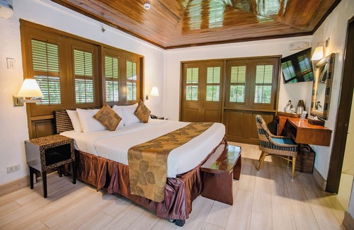 Cabayugan Resort | Daluyon Beach and Mountain Resort