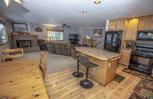 Comstock Acres House | Daly's Digs by Hauserman Rental Group