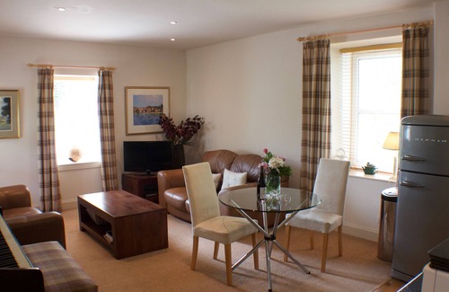 Portree Apartment | Dalzie Apartment, Peinmore House